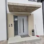 公寓 Hoch2 - Modern, Komfortabel & 24h Self-check-in Mit Parkplatz Mattighofen