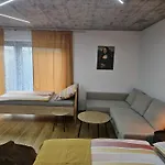 Hoch2 - Modern, Komfortabel & 24h Self-check-in Mit Parkplatz Mattighofen