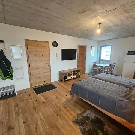 Hoch2 - Modern, Komfortabel&24h Self-check-in Mit Parkplatz Apartment *