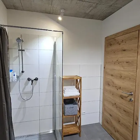 Hoch2 - Modern, Komfortabel & 24h Self-check-in Mit Parkplatz