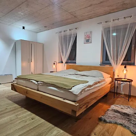 Hoch2 - Modern, Komfortabel&24h Self-check-in Mit Parkplatz * Mattighofen