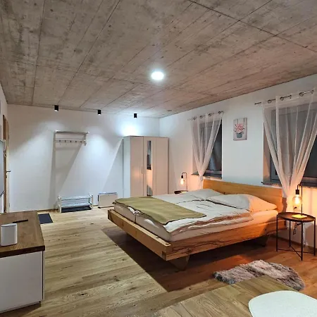 Hajdar & Merisa - Self Check-in 24h Mattighofen