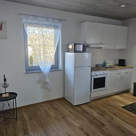 Hoch2 - Modern, Komfortabel&24h Self-check-in Mit Parkplatz Apartment Mattighofen