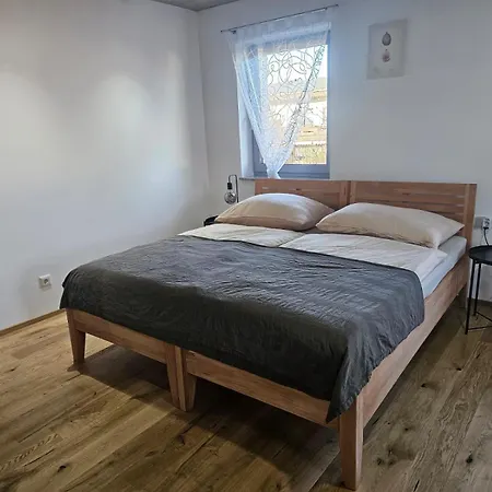 Hoch2 - Modern, Komfortabel&24h Self-check-in Mit Parkplatz * Mattighofen