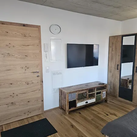 Hoch2 - Modern, Komfortabel & 24h Self-check-in Mit Parkplatz Appartement Mattighofen