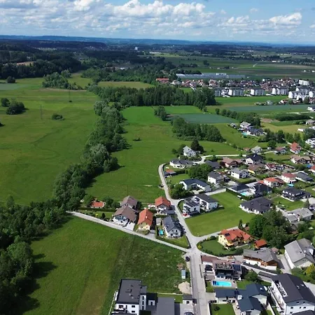 Hoch2 - Modern, Komfortabel & 24h Self-check-in Mit Parkplatz Mattighofen