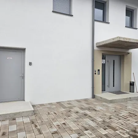 Apartmán Hoch2 - Modern, Komfortabel & 24h Self-check-in Mit Parkplatz