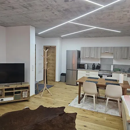 Hajdar & Merisa - Self Check-in 24h *