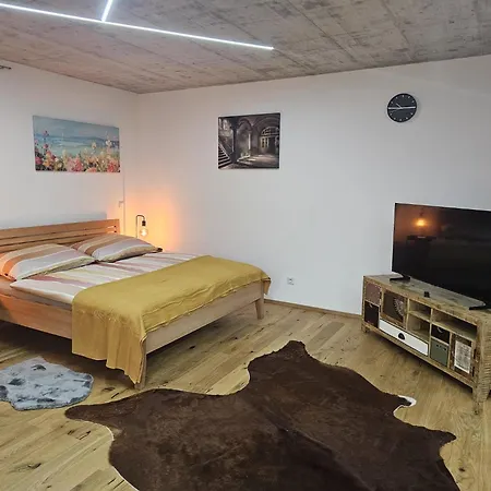Hoch2 - Modern, Komfortabel & 24h Self-check-in Mit Parkplatz * Mattighofen