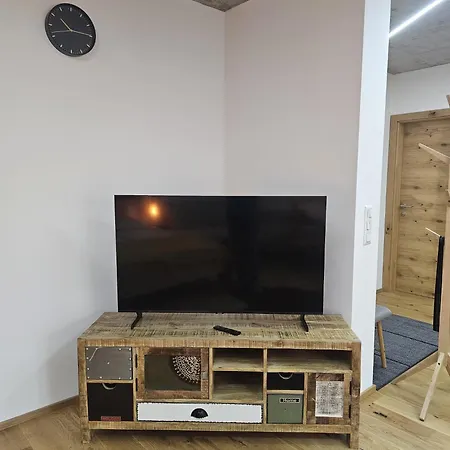 Hoch2 - Modern, Komfortabel&24h Self-check-in Mit Parkplatz Apartment *