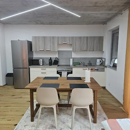 Hoch2 - Modern, Komfortabel&24h Self-check-in Mit Parkplatz Apartment Mattighofen