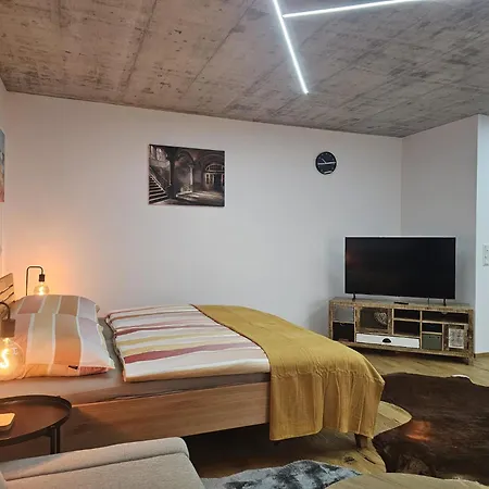 Hoch2 - Modern, Komfortabel & 24h Self-check-in Mit Parkplatz Appartement Mattighofen