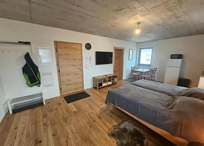 Hoch2 - Modern, Komfortabel & 24h Self-check-in Mit Parkplatz Apartment *