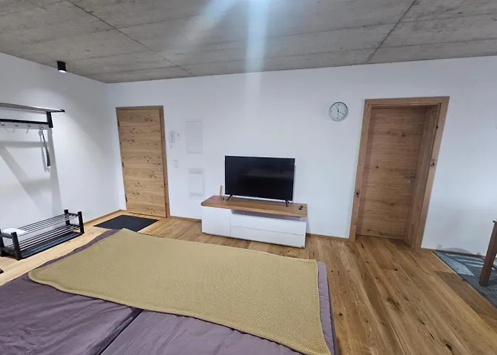 Hoch2 - Modern, Komfortabel & 24h Self-check-in Mit Parkplatz Mattighofen