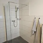 Hoch2 - Modern, Komfortabel & 24h Self-check-in Mit Parkplatz Mattighofen