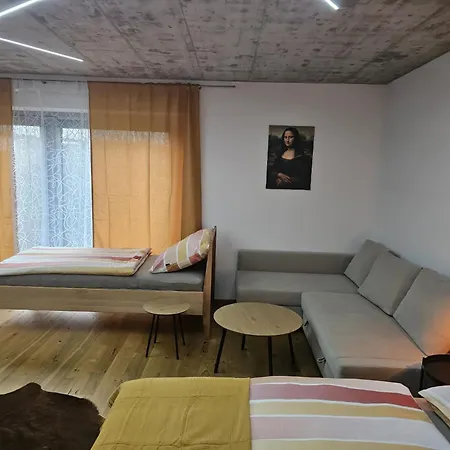 Hoch2 - Modern, Komfortabel & 24h Self-check-in Mit Parkplatz Mattighofen