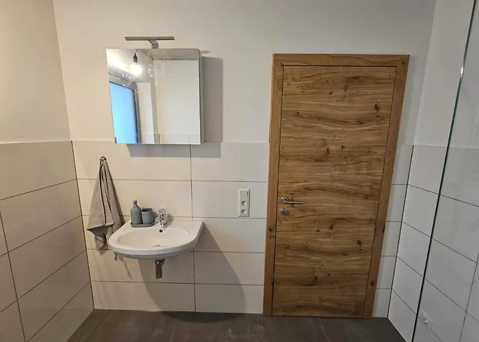 Appartamento Hoch2 - Modern, Komfortabel & 24h Self-check-in Mit Parkplatz