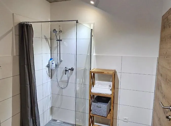 Appartamento Hoch2 - Modern, Komfortabel & 24h Self-check-in Mit Parkplatz Mattighofen