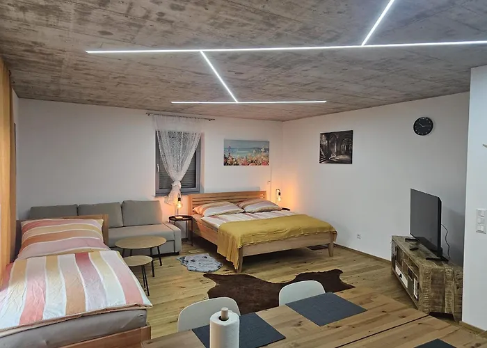 Hoch2 - Modern, Komfortabel & 24h Self-check-in Mit Parkplatz Apartment Mattighofen